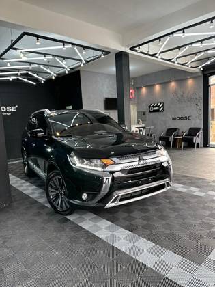 MITSUBISHI OUTLANDER 3.0 MIVEC V6 GASOLINA HPE-S AWD AUTOMÁTICO